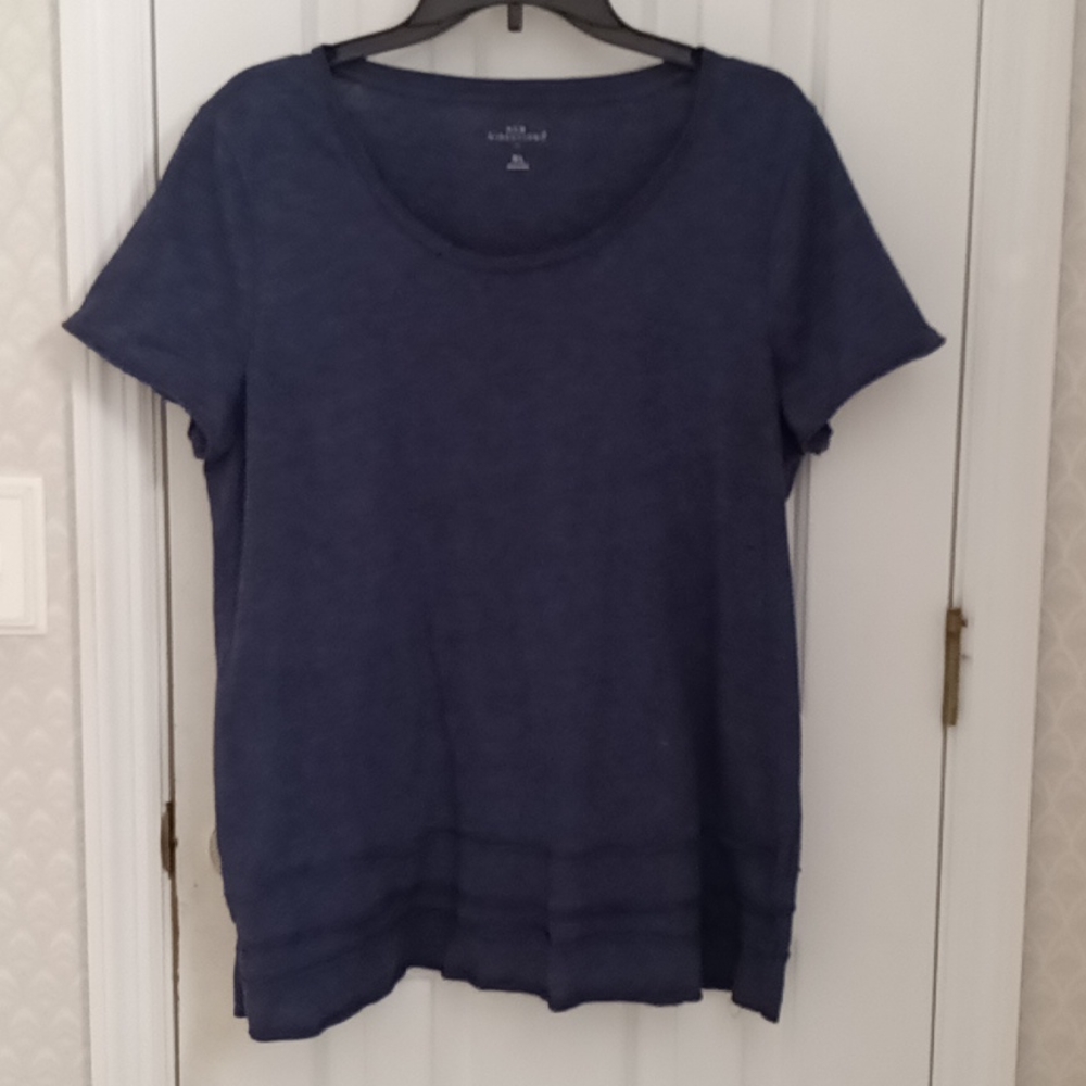 Navy short sleeve top. Size XL